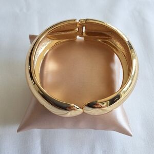 Chic Gold Cuff Bracelet